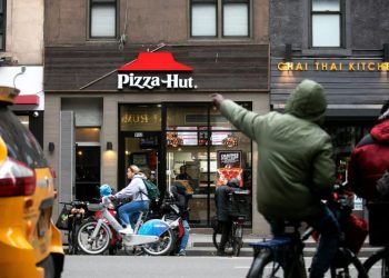 Yum Brands begins strategic review for struggling Pizza Hut chain