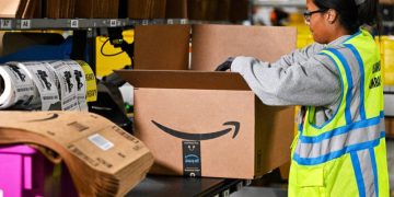 Amazon slashes another 16,000 jobs