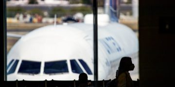 FAA investigating close call involving United Airlines plane and Black Hawk helicopter in California